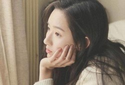 爆料娱乐圈博主露脸,真实身份曝光，背后故事令人震惊！